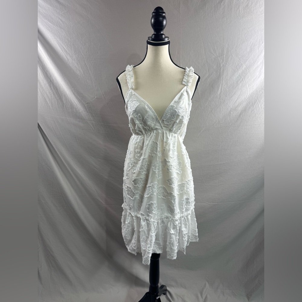 LAST ONE 🔥 Appliques Sleeveless Frill Hem Dress White - Picture 6 of 8